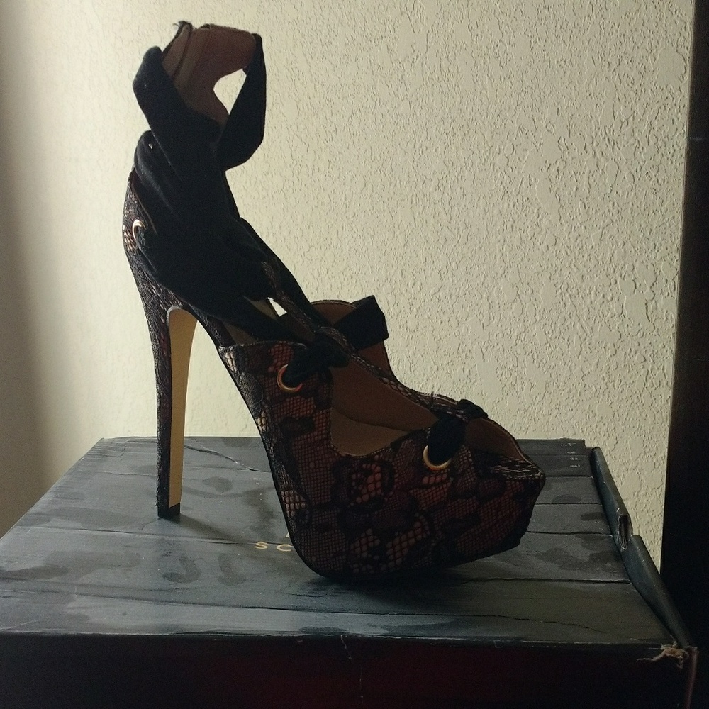 Heels - Picture 2 of 2